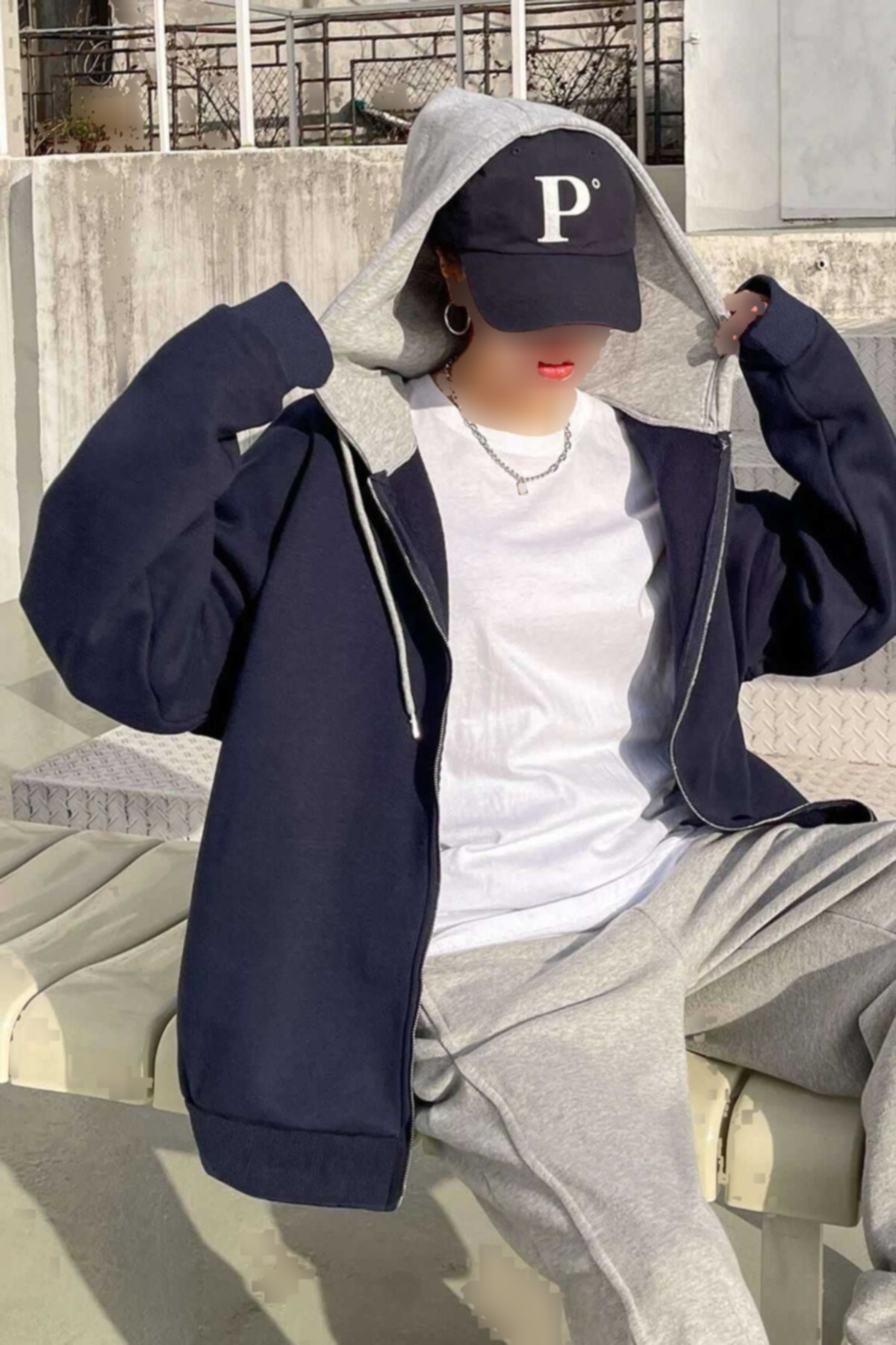 بافتنی گشاد کلاهدار طوسی سرمه ای زیپ برند MODAGEN کد 1720766064