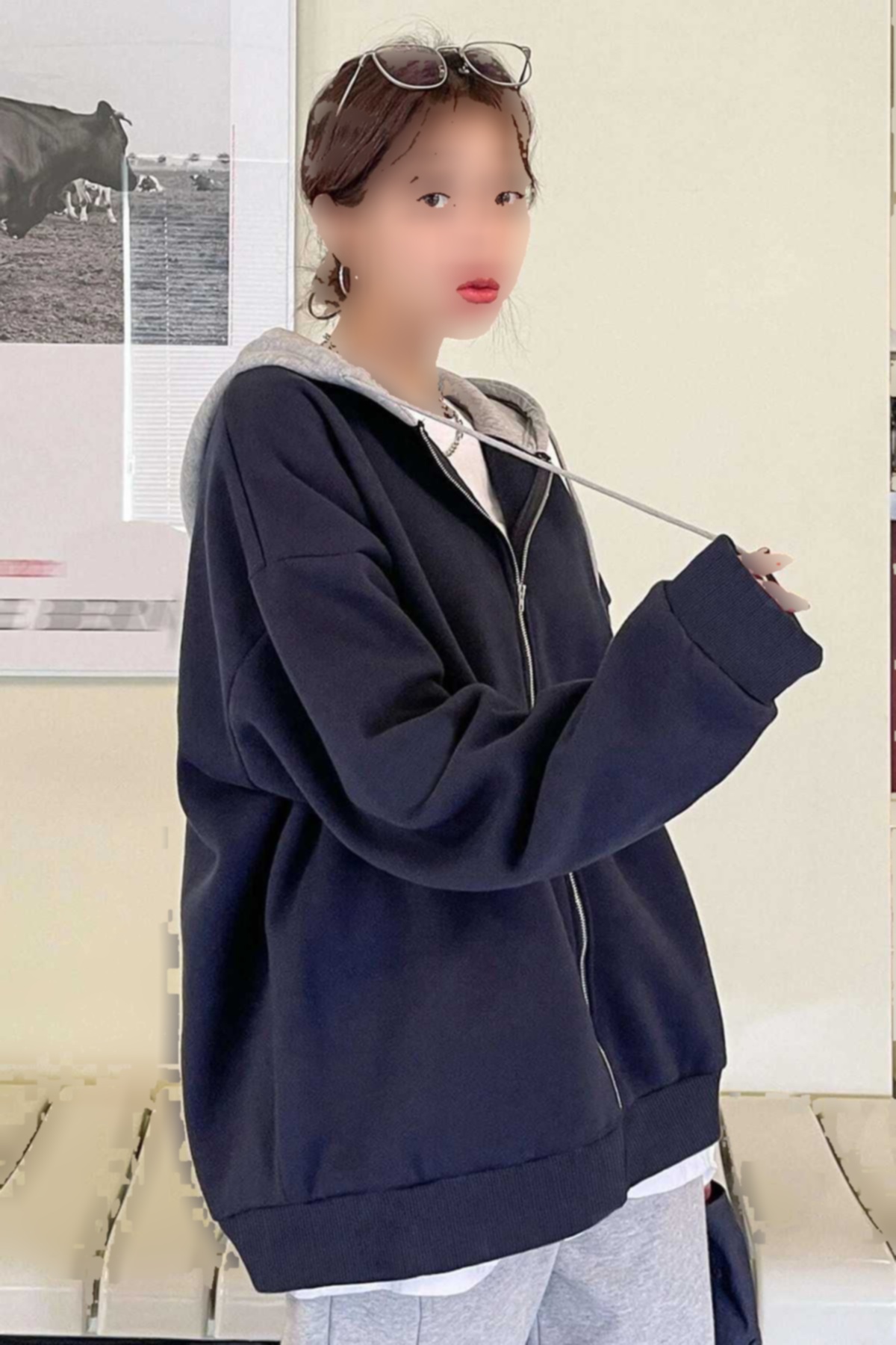 بافتنی گشاد کلاهدار طوسی سرمه ای زیپ برند MODAGEN کد 1720766064