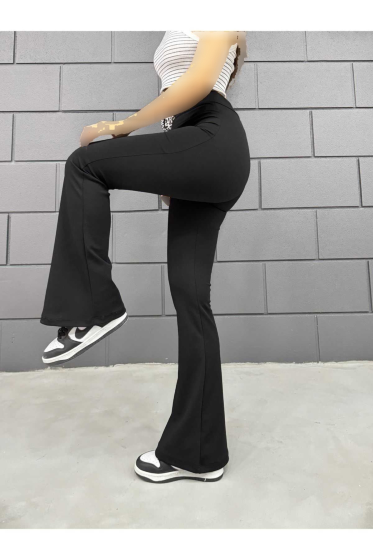 تایت لایکرا دور کمر بلند کرپ پاچه شلوار مشکی زنانه برند RuyaMood کد 1723104347