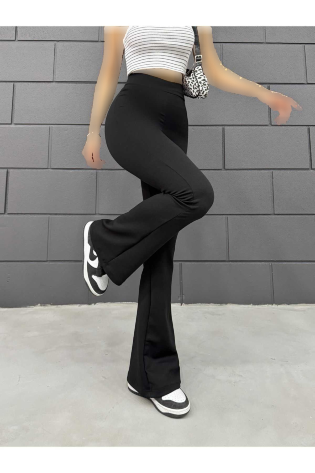 تایت لایکرا دور کمر بلند کرپ پاچه شلوار مشکی زنانه برند RuyaMood کد 1723104347