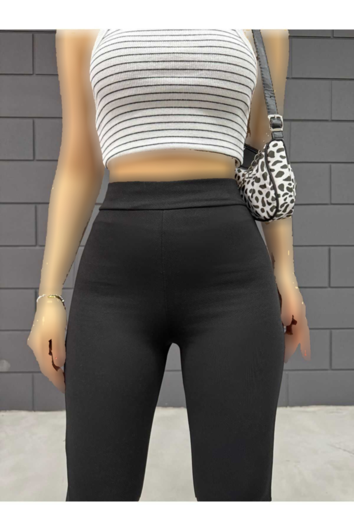 تایت لایکرا دور کمر بلند کرپ پاچه شلوار مشکی زنانه برند RuyaMood کد 1723104347