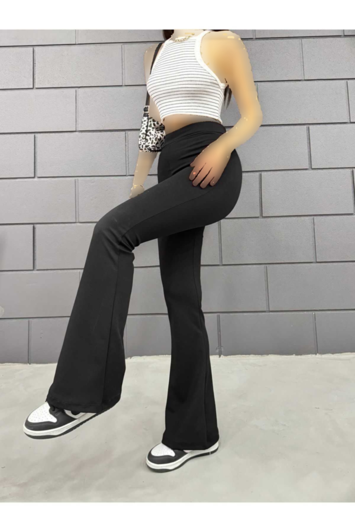 تایت لایکرا دور کمر بلند کرپ پاچه شلوار مشکی زنانه برند RuyaMood کد 1723104347