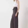 شلوار راحتی بافتنی جیب دار ساده دودی زنانه برند Happiness İstanbul کد 1730481378