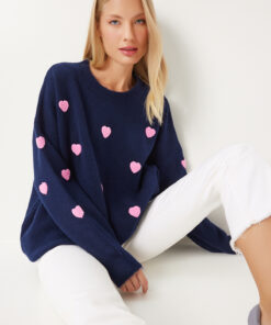 پلیور بافتنی گشاد قلب سرمه ای زنانه برند Happiness İstanbul کد 1735980794