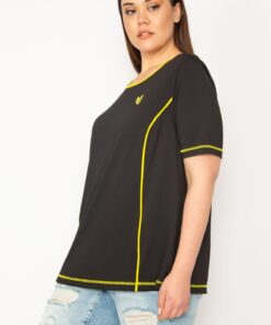 بلوز ورزشی زنانه بزرگبدن با یقه مشکی و نوار بوردی 65n32945 کد 1742177466