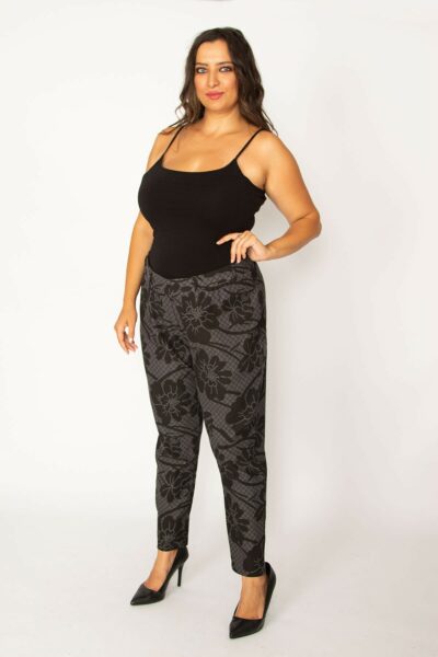 شلوار جین کشی با سایز بزرگ زنانه رنگ خاکستری تیره 65n34108 کد 1742199133