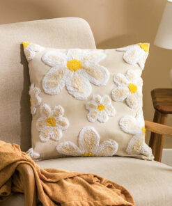 کوسن پوش ۴۵x۴۵ سانتیمتر با طرح گلدوزی شده گل به رنگ بژ از برند LCW HOME کد 1741655529