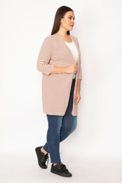 این جمله به فارسی به این شکل ترجمه می‌شود: کُت ریزش بزرگ زنانه با الگو از پارچه‌ی پنبه‌ای راه‌راه 65n29666 کد 1742195532