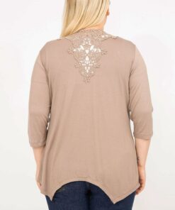 کاپشن زنانه بزرگ سایز با جزئیات دانتل در پشت و آستینهای کپری - کد محصول 65n35780 کد 1742195470