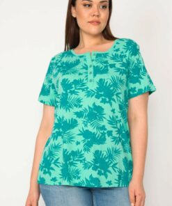 بلوز زنانه بزرگ سایز سبز با پارچه پنبه‌ای و دوخت‌های چین‌دار و دکمه‌دار 65n32946 کد 1742177584