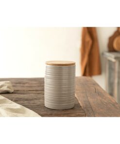 به فارسی، این عبارت به معنی نمک و فلفل پاش Flatty Dolomit به ابعاد 10x10x15 سانتی‌متری به رنگ بژ می‌باشد. کد 1741830064