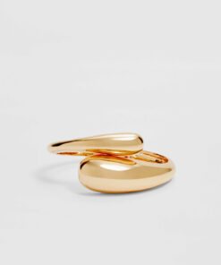 Sert bilezik به فارسی به معنی بند سخت یا زنجیر سخت است. کد 1741929801