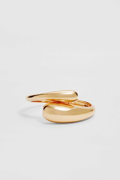 Sert bilezik به فارسی به معنی بند سخت یا زنجیر سخت است. کد 1741929801