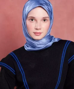 روسری ابریشمی طرح کلاغ سافیر جاکار آبی برند Madame Polo کد 1742020269