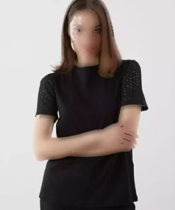 راحت قلاب دوزی شده یقه گرد تیشرت زنانه برند LC Waikiki کد 1745972887