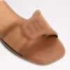 دمپایی ساده چرم مصنوعی قهوه ای تیره زنانه برند Aldo کد 1753253844
