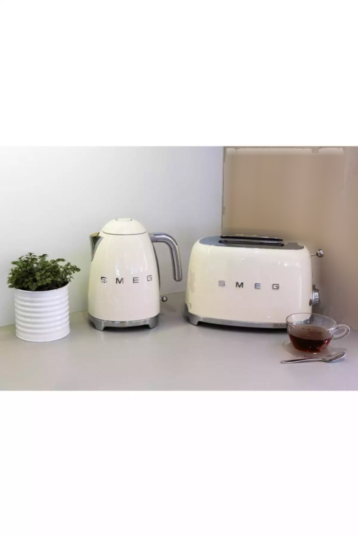 دستگاه کتری کرم ست سرخ کردن نان برند Smeg کد 1753486384