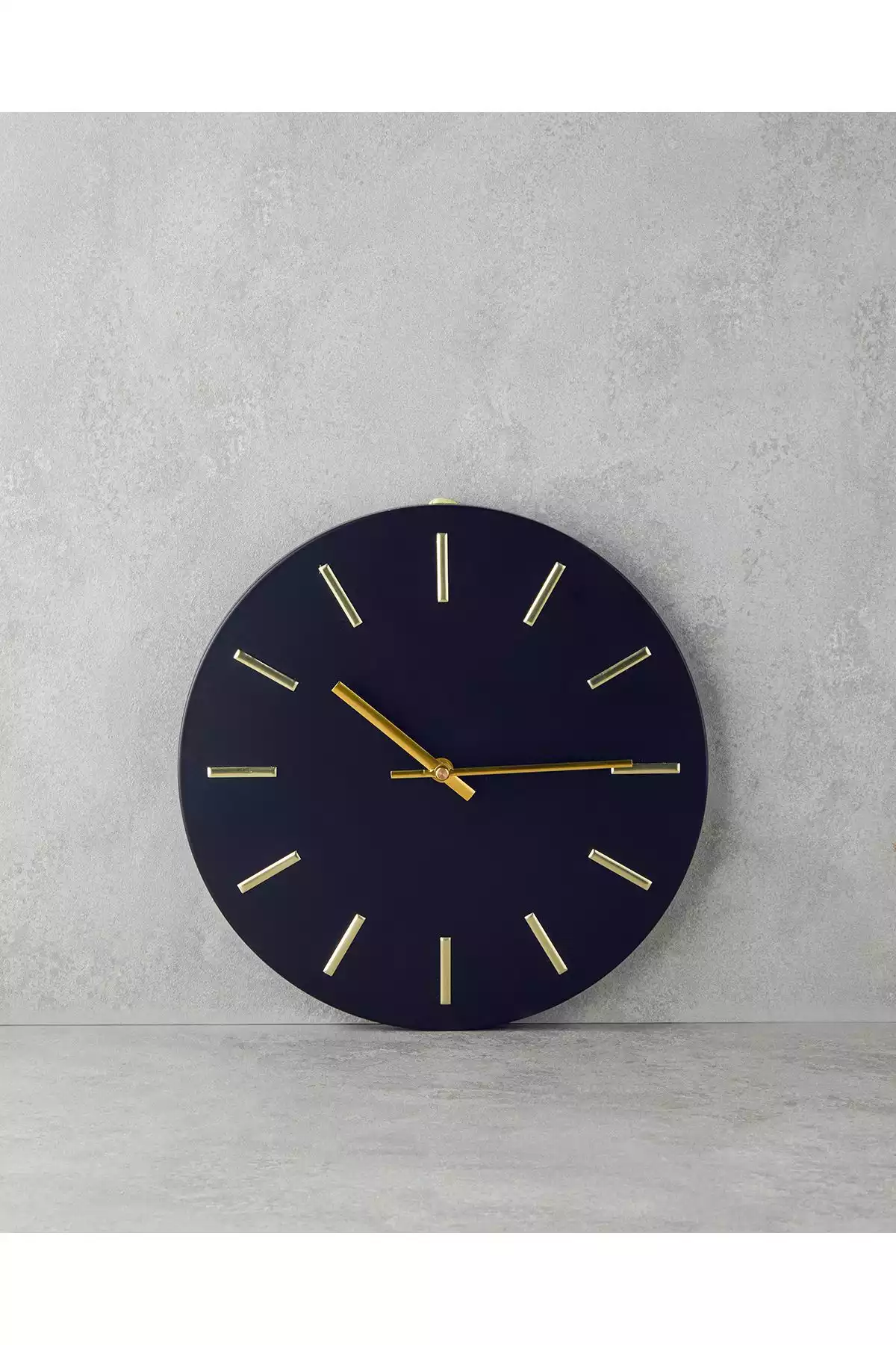 ساعت دیواری تزئینی فلزی sylvia مشکی برند English Home کد 1753904526