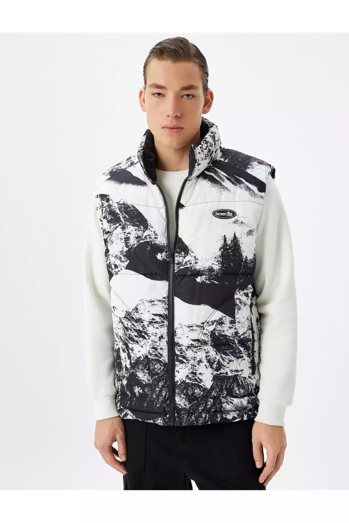 جلیقه اسلیم فیت طرحدار یقه ایستاده پفدار زیپدار برند Koton کد 1753305732