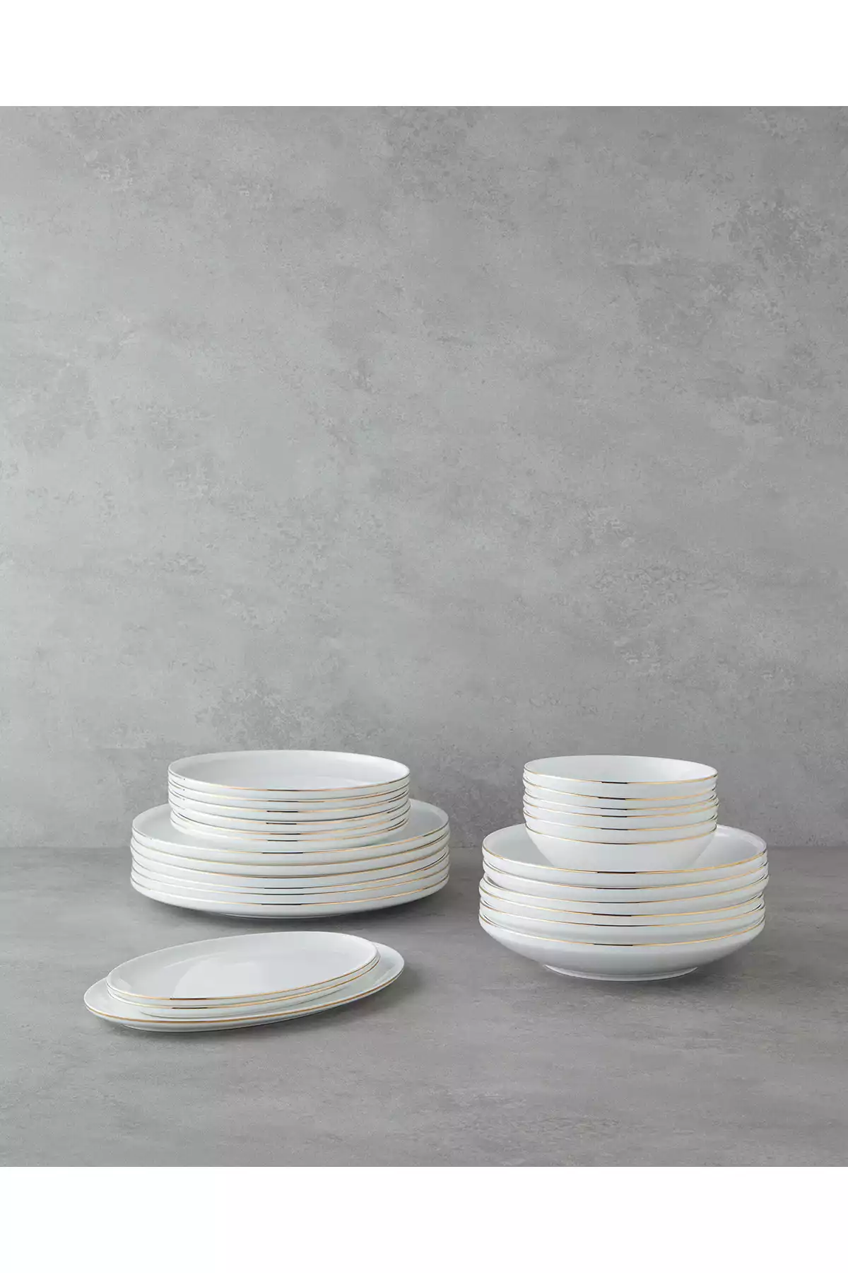 سرویس غذاخوری چینی 6نفره 27تکه میلانو طلایی برند English Home کد 1753888271