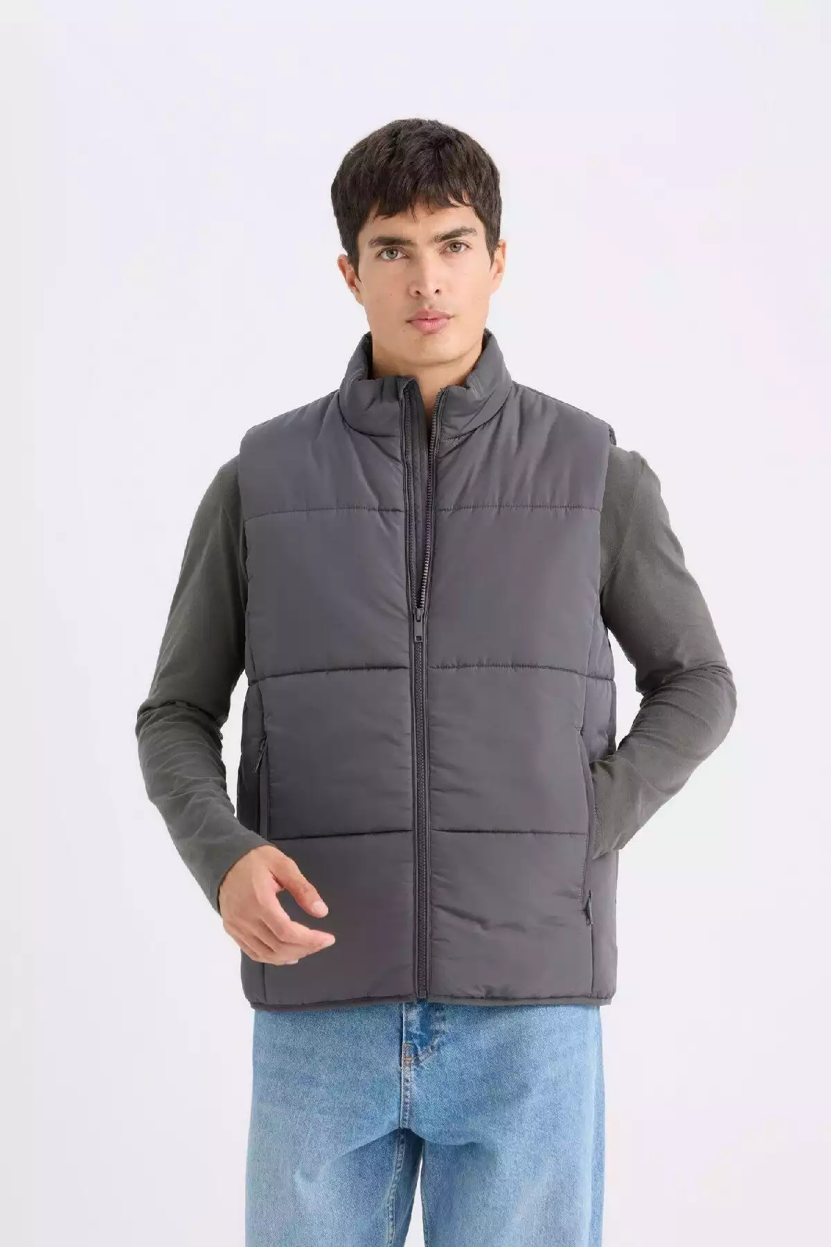 جلیقه متناسب پفدار یقه ایستاده زیپدار برند Defacto کد 1753320072