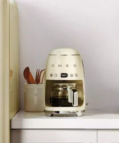 دستگاه قهوهساز کرم سبک برند Smeg کد 1753486393