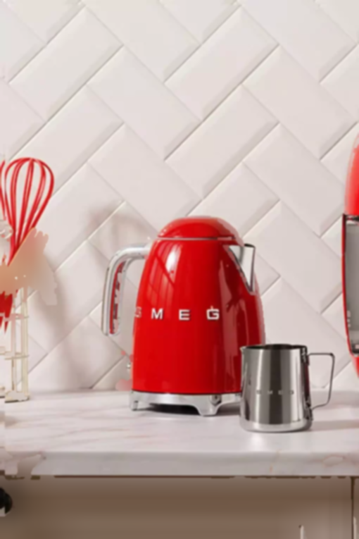 کتری قرمز یکدست سبک برند Smeg کد 1753490465