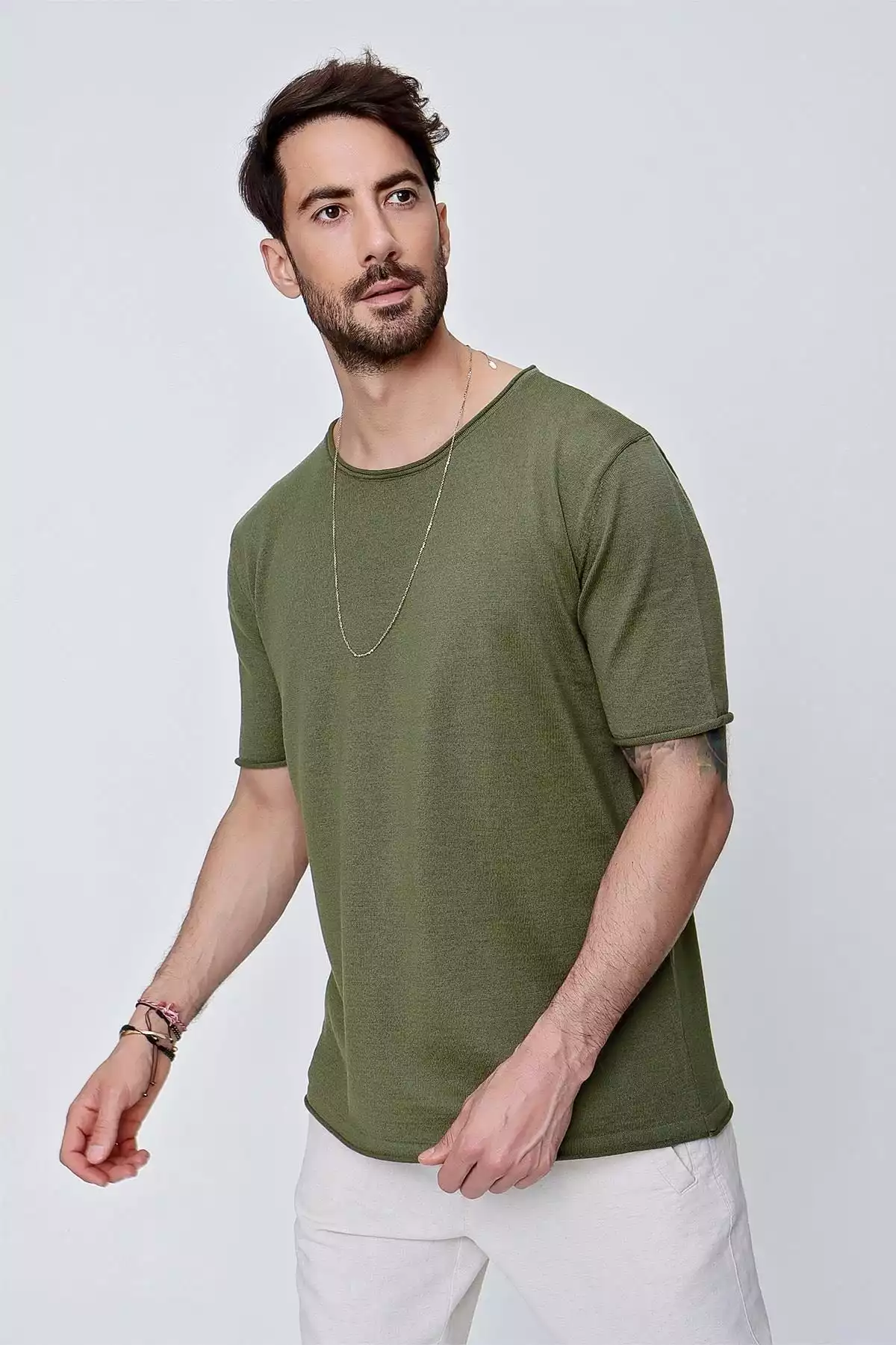 تیشرت بافتنی لخت پنبه ای یقه گرد یشمی مردانه برند CHUBA کد 1753696268