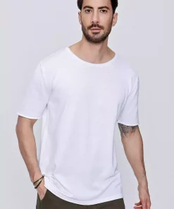 تیشرت بافتنی لخت پنبه ای یقه گرد سفید مردانه برند CHUBA کد 1753698663