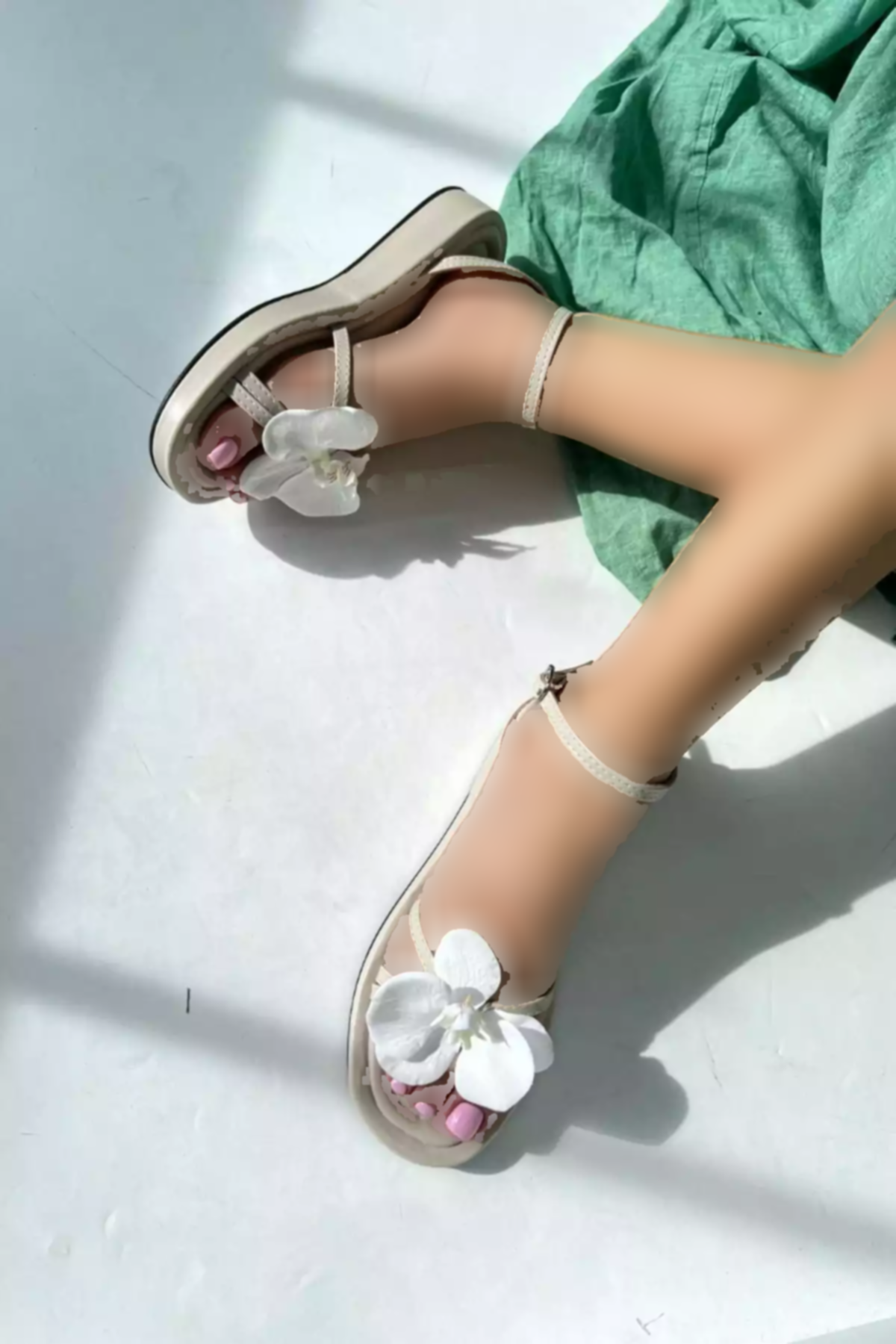 صندل ساده کف گلدار بژ زنانه برند inizio کد 1753719071