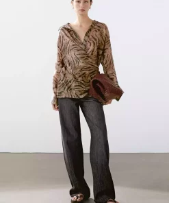 کیمونو دکمهدار جاکاردار نگین دار براق راحت برند Massimo Dutti کد 1752758827