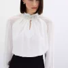 بلوز اکسسوار دار یقه شیری برند Sateen کد 1753346523