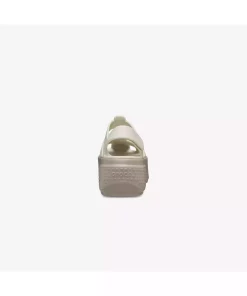 صندل بژ زنانه برند Crocs کد 1753477877