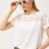 بلوز خفاشی طرحدار شیری زنانه برند Olalook کد 1753669929