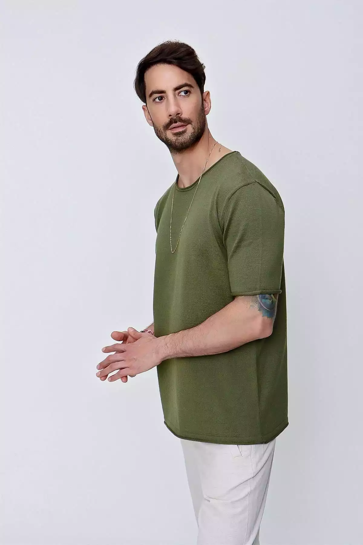 تیشرت بافتنی لخت پنبه ای یقه گرد یشمی مردانه برند CHUBA کد 1753696268