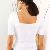 بلوز بافتنی دور کمر یقه مربع شیری رو زنانه برند Olalook کد 1753669991