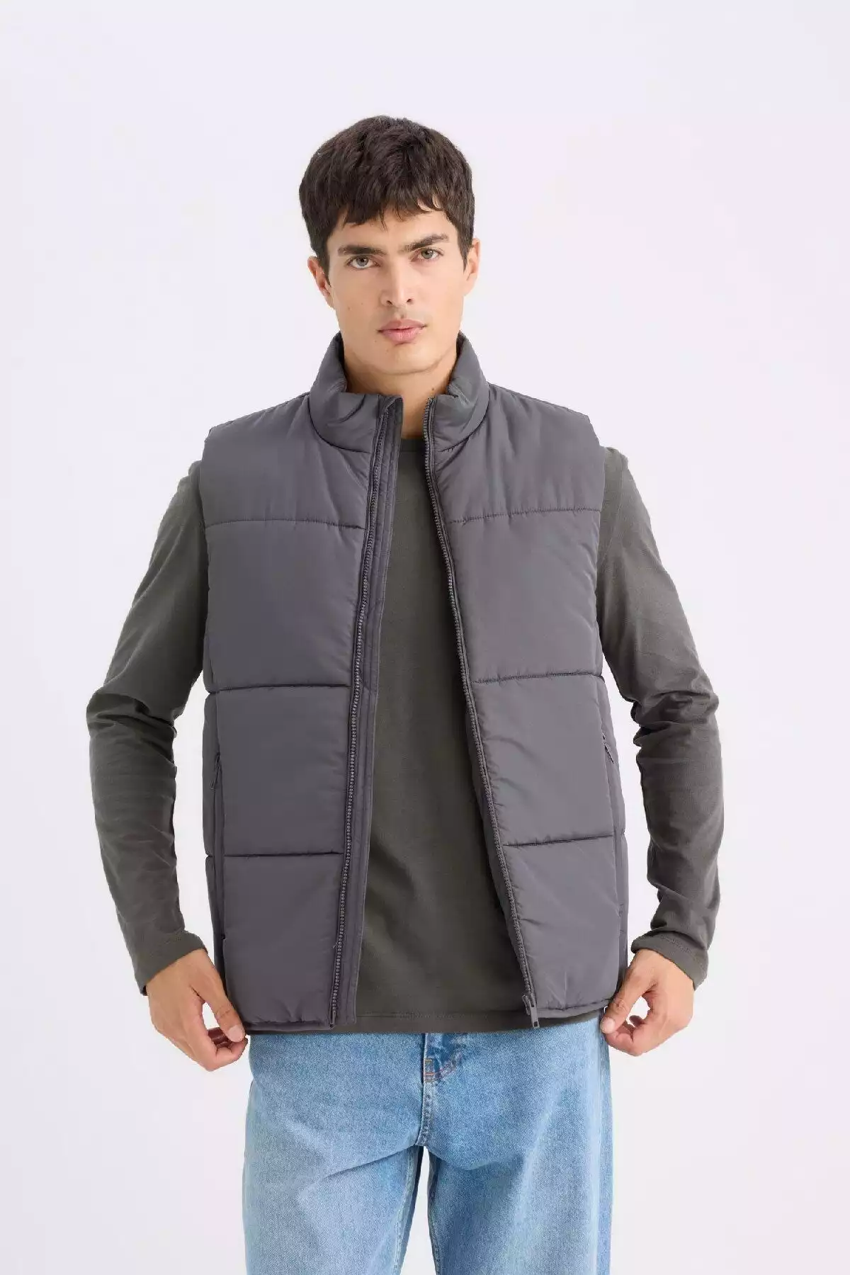 جلیقه متناسب پفدار یقه ایستاده زیپدار برند Defacto کد 1753320072