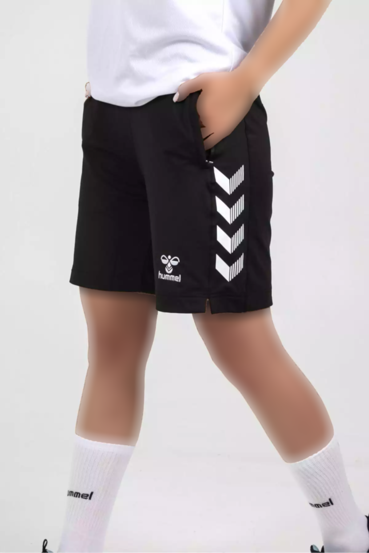 شورت جیب دار رویایی کمپ مشکی برند hummel کد 1753406468