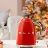 کتری قرمز یکدست سبک برند Smeg کد 1753490465