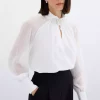 بلوز اکسسوار دار یقه شیری برند Sateen کد 1753346523