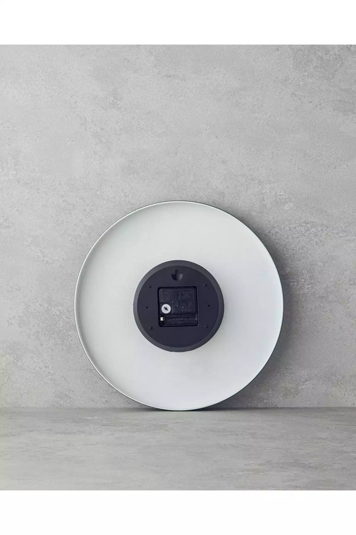 ساعت دیواری تزئینی فلزی sylvia مشکی برند English Home کد 1753904526