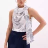 بلوز طرحدار یقه کراواتی مشکی برند Sateen کد 1753368072