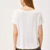 بلوز خفاشی طرحدار شیری زنانه برند Olalook کد 1753669929