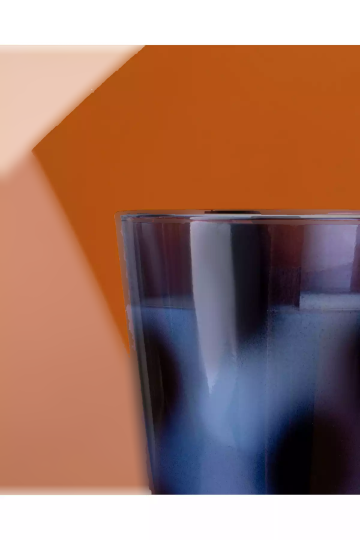 شمع لیوان معطر 230گرم پلویی روزنامه برند Madame Coco کد 1754462466