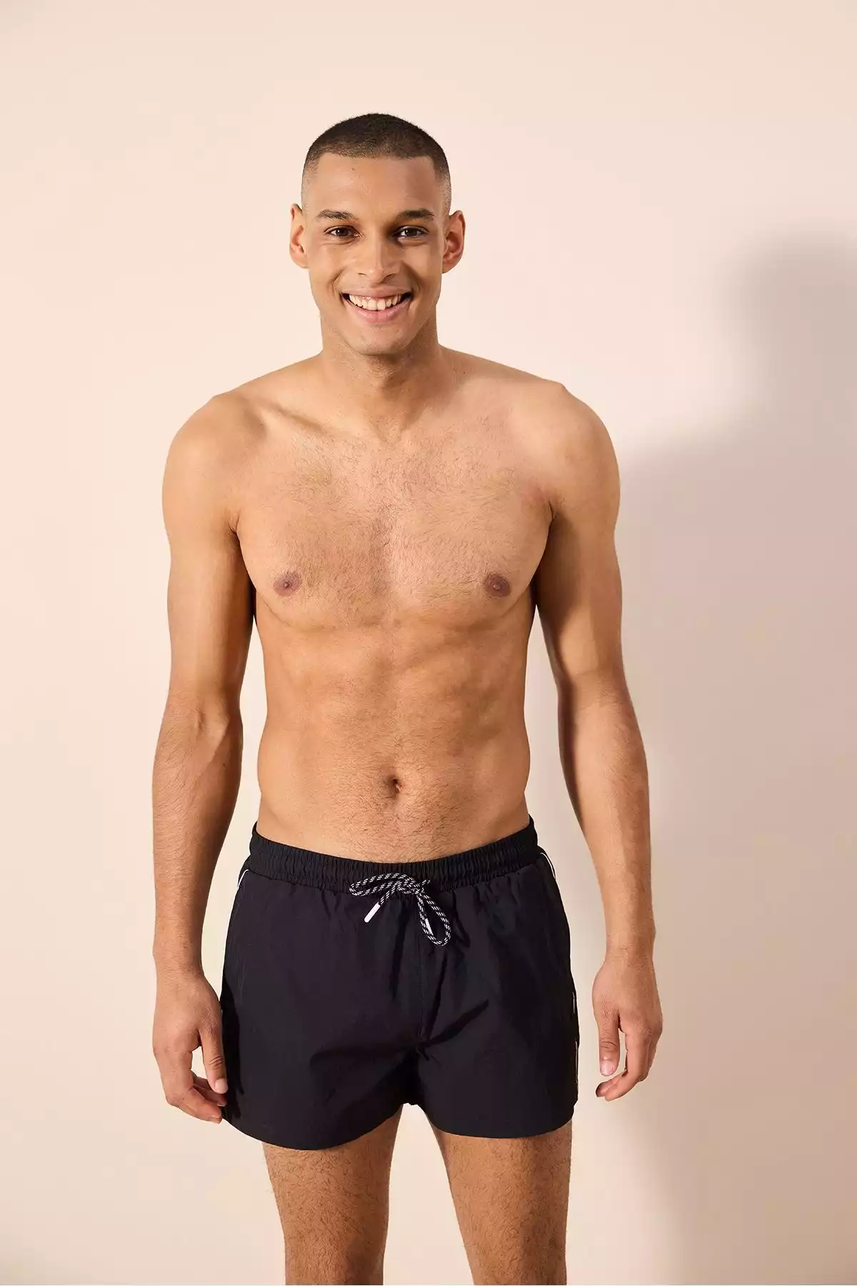 شلوارک ساحلی خط مشکی مردانه برند Penti کد 1754181729