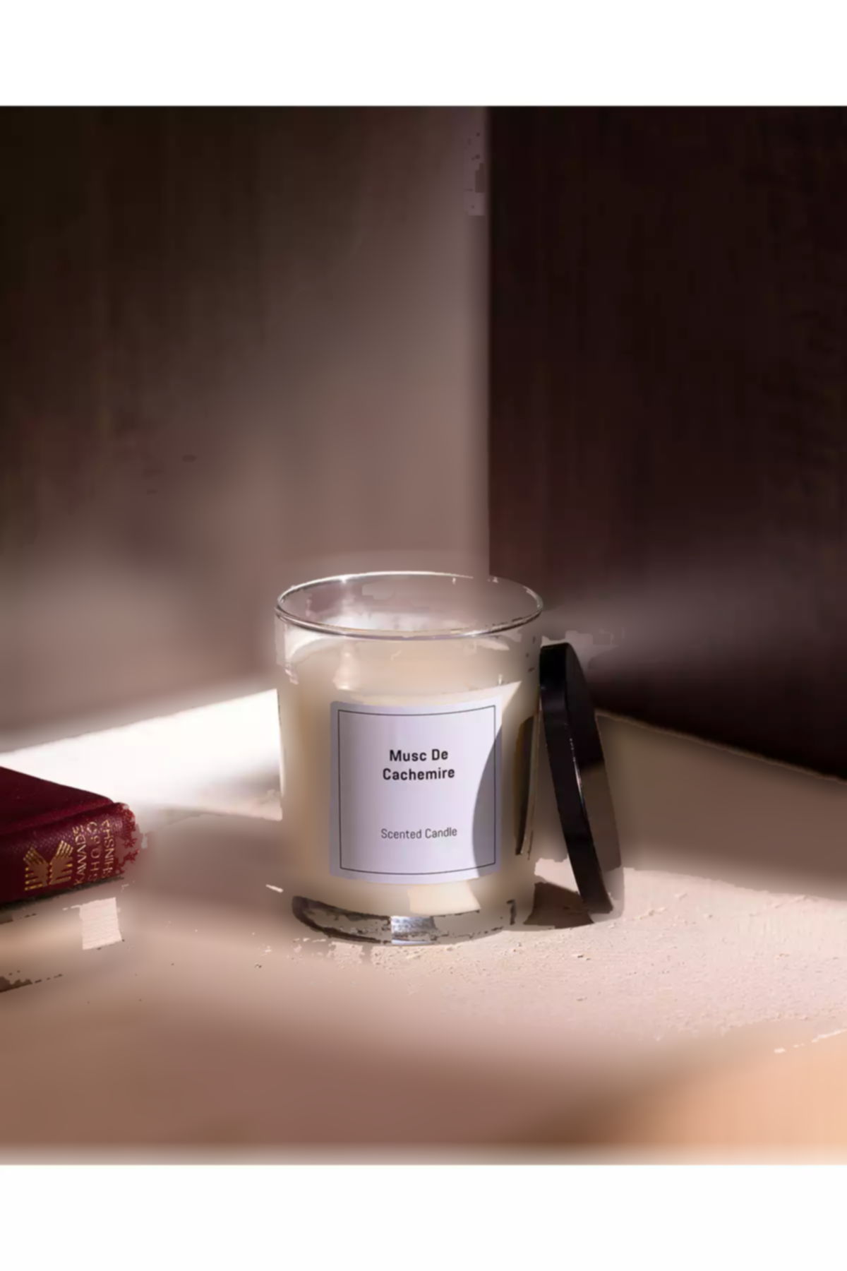 شمع لیوان معطر 1900 مشکی برند Madame Coco کد 1754462532