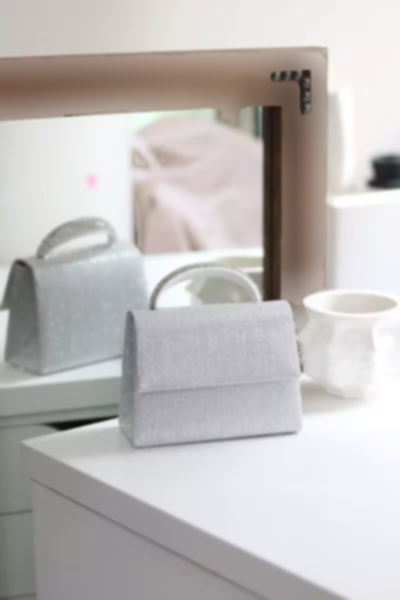 کیف دوشی مجلسی طرحدار اکریلیکی نقره ای زنانه برند Moom Bag کد 1758397266