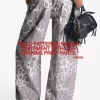 بشکه طرحدار شلوار برند Bershka کد 1757389568