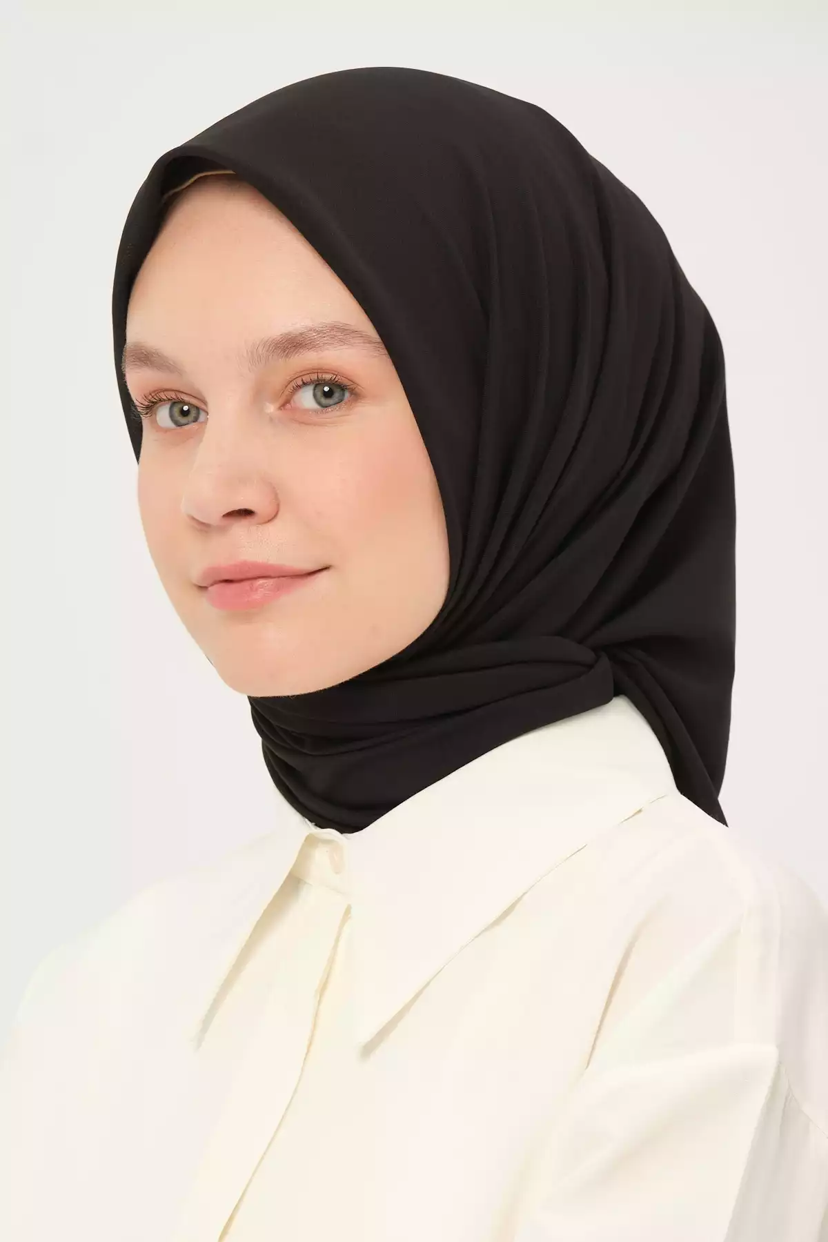 روسری ساده شیفون مربع مشکی برند Madame Polo کد 1757934670