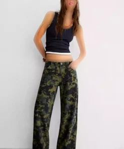 صاف چاپی شلوار برند Bershka کد 1758115933